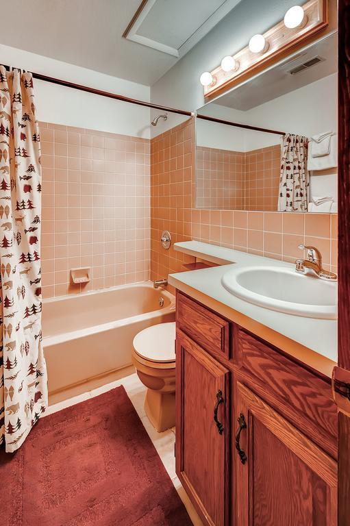 One-Bedroom Mountainside Condo D107 Frisco Room photo